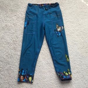 EUC INKNBURN Kaleidoscope Capri Size 0